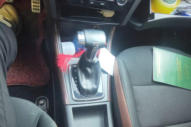 Used BAIC Changhe Q25 2016 1.5L Automatic Lehui Edition Gear Lever