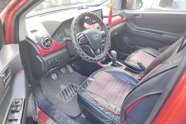 Used BAIC Changhe Q25 2016 1.5L Manual Fun Edition Interior 2