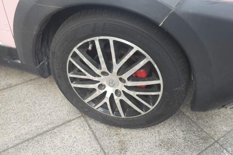 Used BAIC Changhe Q25 2016 1.5L Automatic Lehui Edition Right Front Wheel Hub