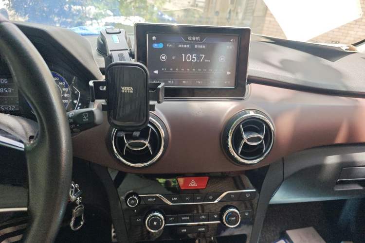 Used BAIC Changhe Q25 2016 1.5L Manual Fun Edition Audio And AC Panel