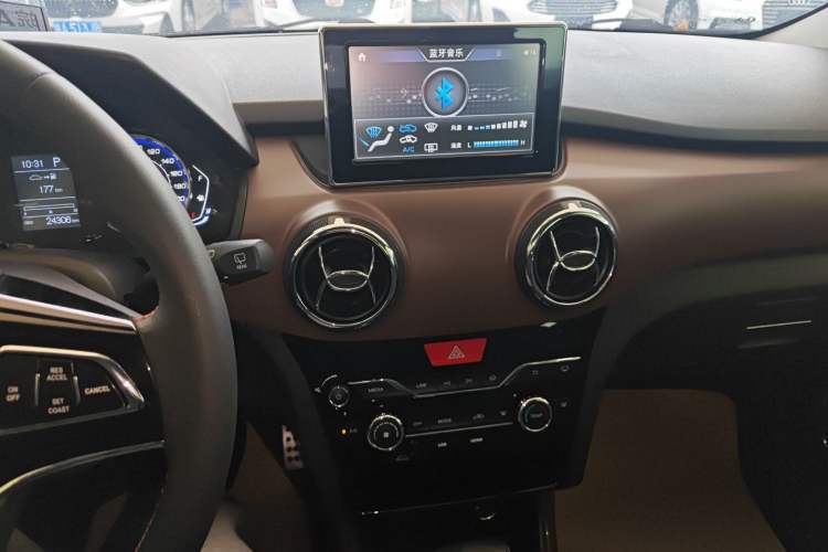 Used BAIC Changhe Q25 2016 1.5L Automatic Lehui Edition Audio And AC Panel