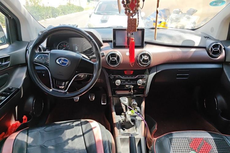 Used BAIC Changhe Q25 2016 1.5L Manual Lehui Edition Center Console