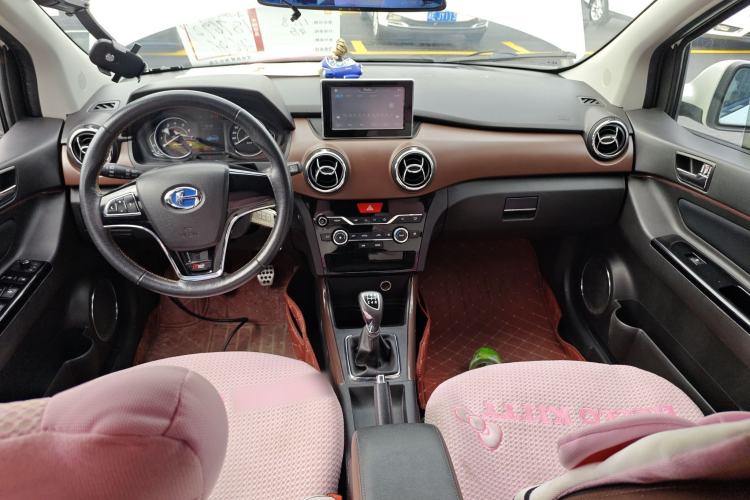 Used BAIC Changhe Q25 2016 1.5L Manual Lehui Edition Center Console