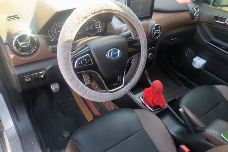 Used BAIC Changhe Q25 2016 1.5L Manual Lehui Edition Center Console