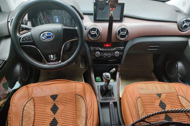 Used BAIC Changhe Q25 2016 1.5L Manual Lehui Edition Center Console