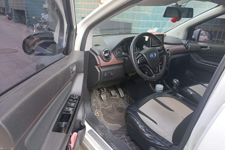 Used BAIC Changhe Q25 2016 1.5L Manual Fun Edition Driver Seat