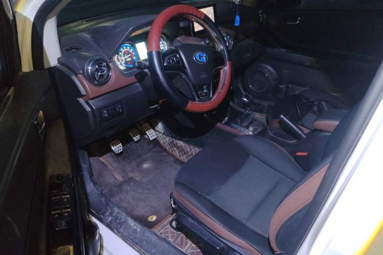 Used BAIC Changhe Q25 2016 1.5L Manual Lehui Edition Driver Seat