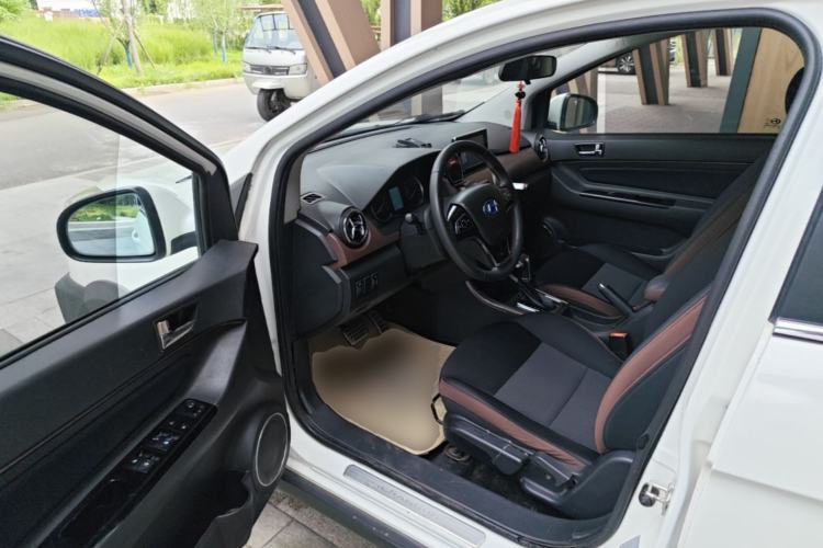 Used BAIC Changhe Q25 2016 1.5L Automatic Lehui Edition Driver Seat