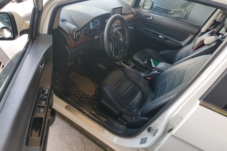 Used BAIC Changhe Q25 2016 1.5L Automatic Lehui Edition Driver Seat