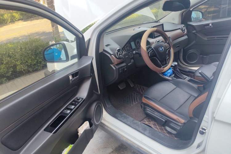 Used BAIC Changhe Q25 2016 1.5L Automatic Lehui Edition Driver Seat