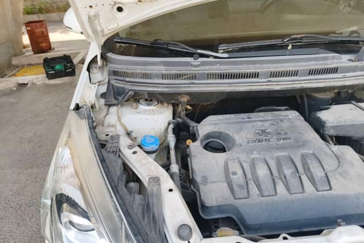 Used BAIC Changhe Q25 2016 1.5L Automatic Lehui Edition Engine Bay Right