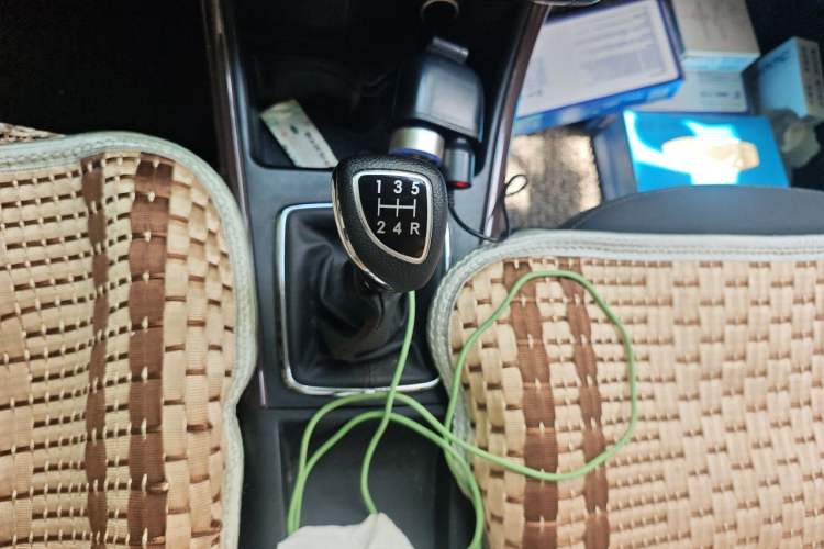 Used BAIC Changhe Q25 2016 1.5L Manual Fun Edition Gear Lever
