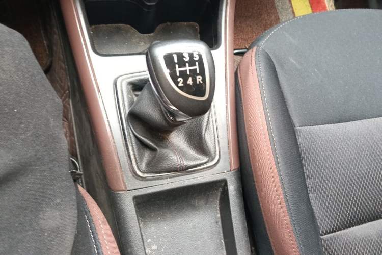 Used BAIC Changhe Q25 2016 1.5L Manual Lehui Edition Gear Lever