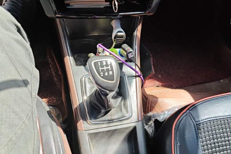 Used BAIC Changhe Q25 2016 1.5L Manual Lehui Edition Gear Lever