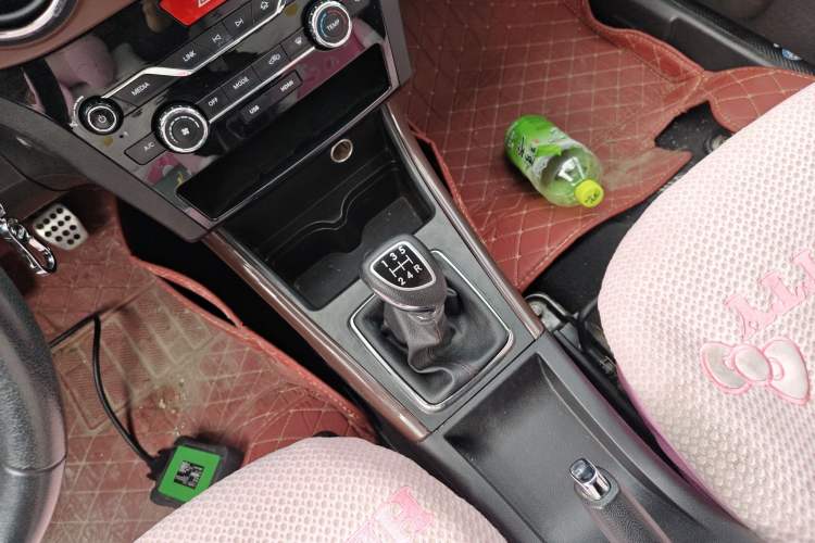 Used BAIC Changhe Q25 2016 1.5L Manual Lehui Edition Gear Lever