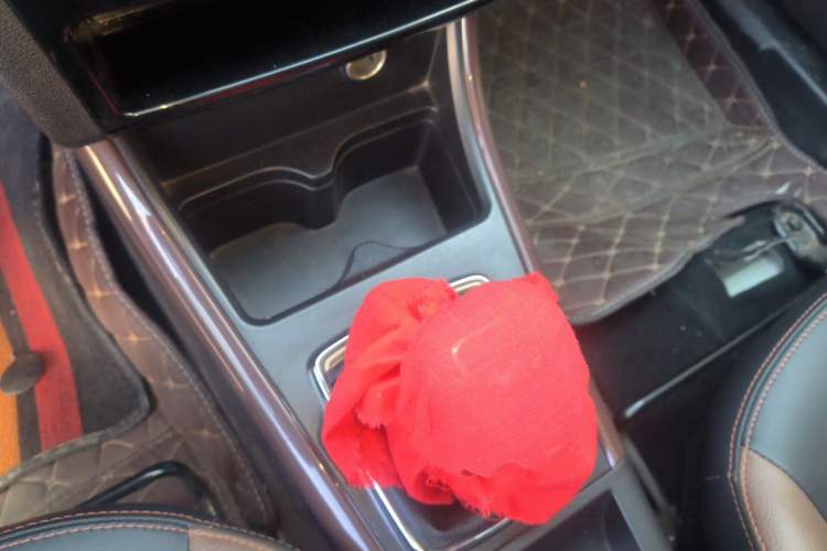 Used BAIC Changhe Q25 2016 1.5L Manual Lehui Edition Gear Lever