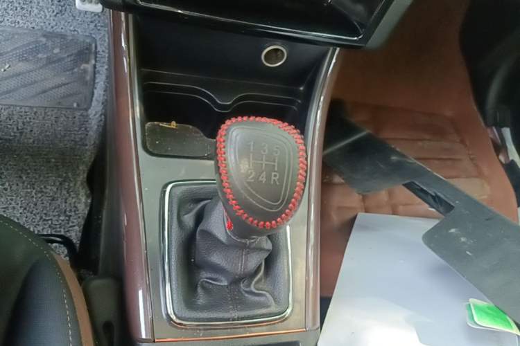 Used BAIC Changhe Q25 2016 1.5L Manual Fun Edition Gear Lever