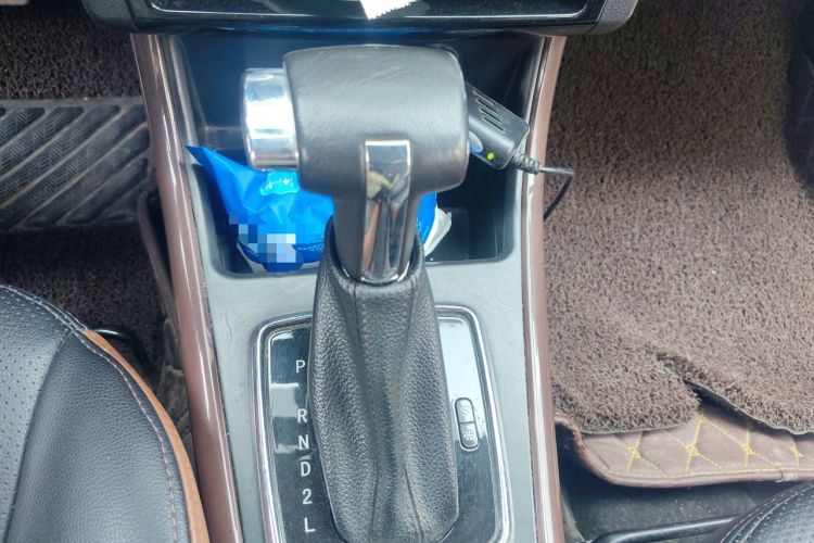 Used BAIC Changhe Q25 2016 1.5L Automatic Lehui Edition Gear Lever