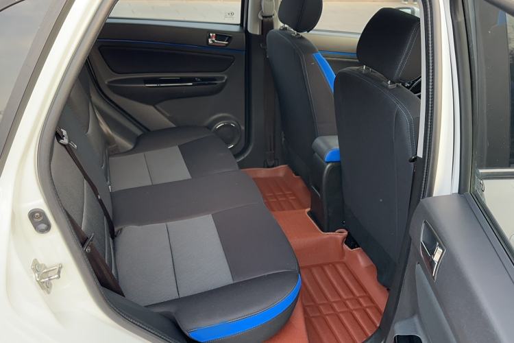 Used BAIC Changhe Q25 2016 1.5L Manual Lehui Edition Interior 2