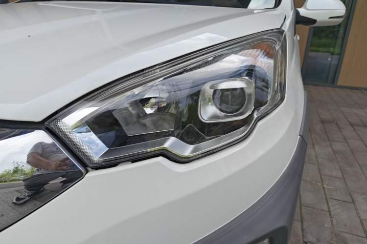 Used BAIC Changhe Q25 2016 1.5L Automatic Lehui Edition Left Front Headlight