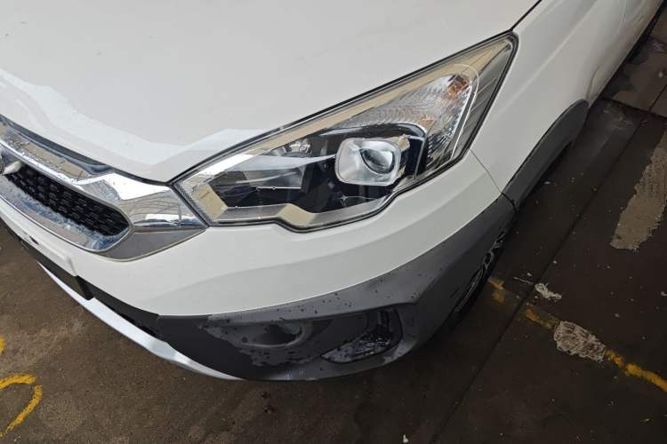 Used BAIC Changhe Q25 2016 1.5L Automatic Lehui Edition Left Front Headlight