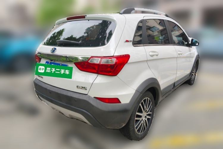 Used BAIC Changhe Q25 2016 1.5L Manual Lehui Edition Rear Right 45 Deg