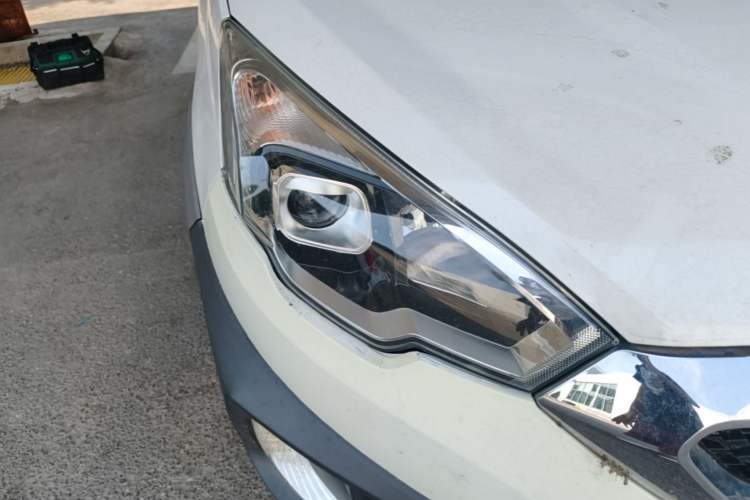 Used BAIC Changhe Q25 2016 1.5L Automatic Lehui Edition Right Front Headlight