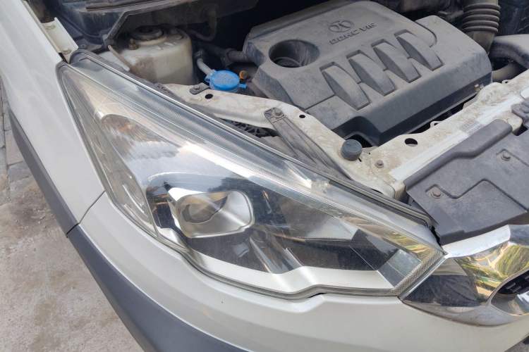 Used BAIC Changhe Q25 2016 1.5L Automatic Lehui Edition Right Front Headlight