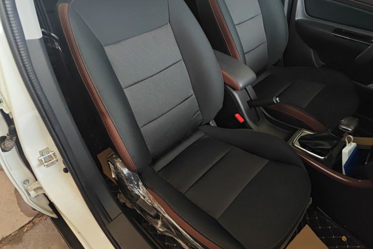 Used BAIC Changhe Q25 2016 1.5L Automatic Lehui Edition Right Front Seat