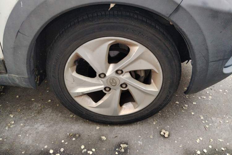 Used BAIC Changhe Q25 2016 1.5L Manual Fun Edition Right Front Wheel Hub
