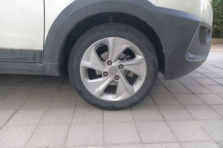 Used BAIC Changhe Q25 2016 1.5L Manual Fun Edition Right Front Wheel Hub