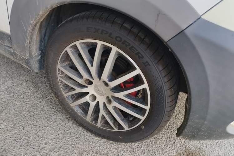 Used BAIC Changhe Q25 2016 1.5L Automatic Lehui Edition Right Front Wheel Hub