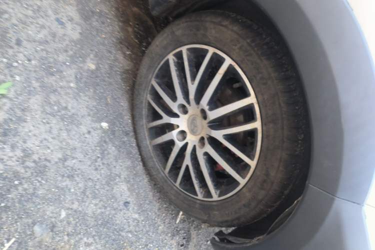Used BAIC Changhe Q25 2016 1.5L Manual Lehui Edition Right Front Wheel Hub