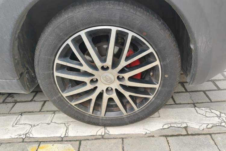 Used BAIC Changhe Q25 2016 1.5L Manual Lehui Edition Right Front Wheel Hub