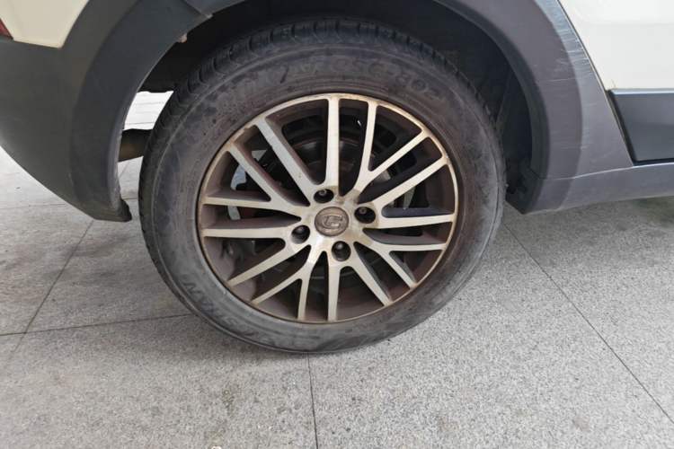 Used BAIC Changhe Q25 2016 1.5L Automatic Lehui Edition Right Rear Wheel Hub