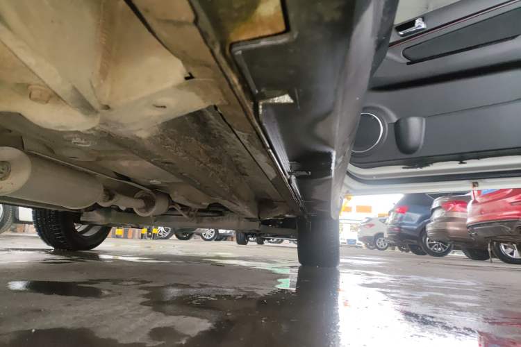 Used BAIC Changhe Q25 2016 1.5L Manual Lehui Edition Right Side Sill