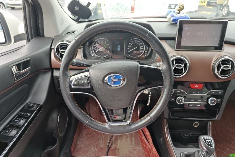Used BAIC Changhe Q25 2016 1.5L Manual Lehui Edition Steering Wheel