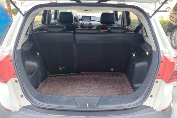 Used BAIC Changhe Q25 2016 1.5L Automatic Lehui Edition Trunk