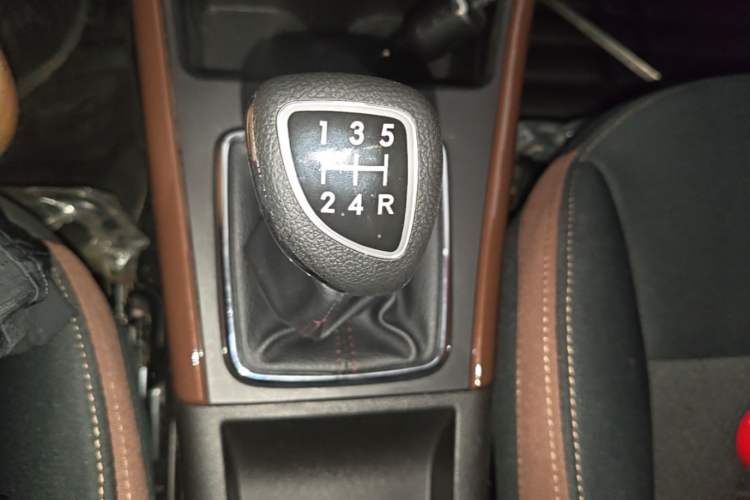 Used BAIC Changhe Q25 2017 1.5L Manual Fun Edition Gear Lever