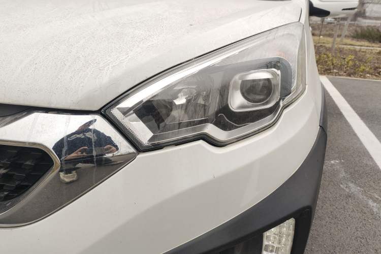 Used BAIC Changhe Q25 2017 1.5L Automatic Lehui Edition Left Front Headlight