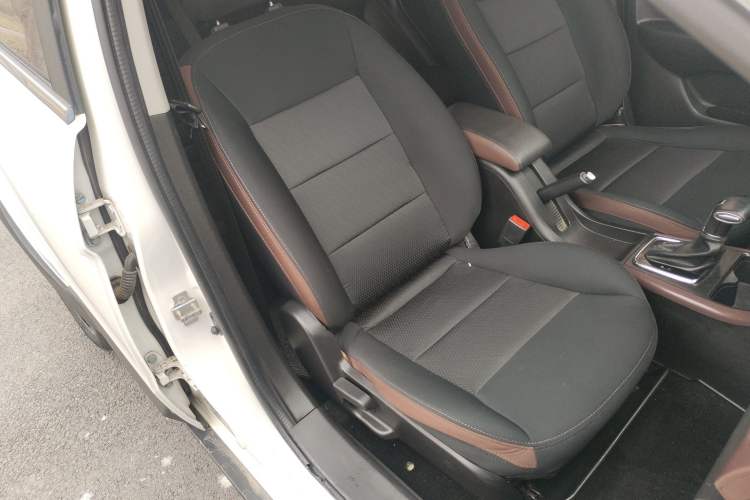 Used BAIC Changhe Q25 2017 1.5L Automatic Lehui Edition Right Front Seat