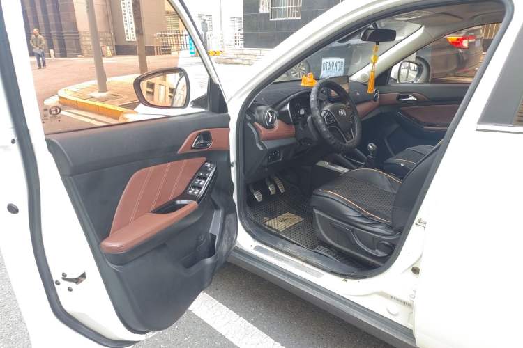 Used BAIC Changhe Q35 2018 1.5L Manual Smart Edition Interior 2
