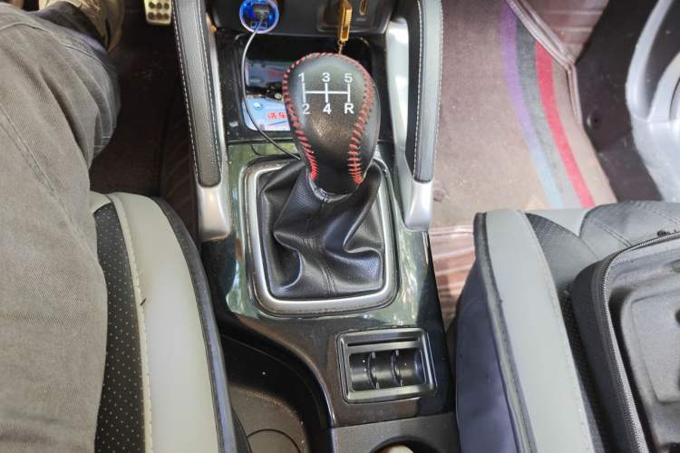 Used BAIC Changhe Q35 2016 1.5L Manual Cool Edition Gear Lever