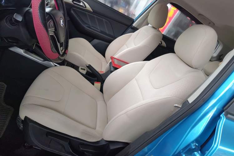 Used BAIC Changhe Q35 2016 1.5L Manual Cool Edition Left Front Seat