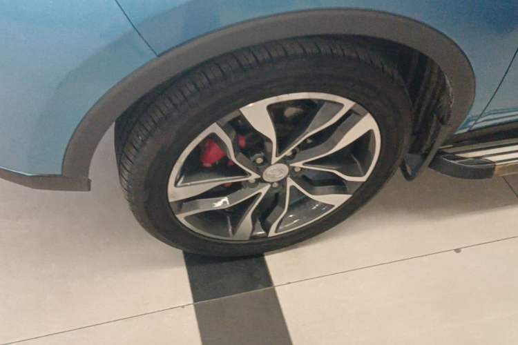 Used BAIC Changhe Q35 2016 1.5L Automatic Cool Edition Left Front Wheel Hub