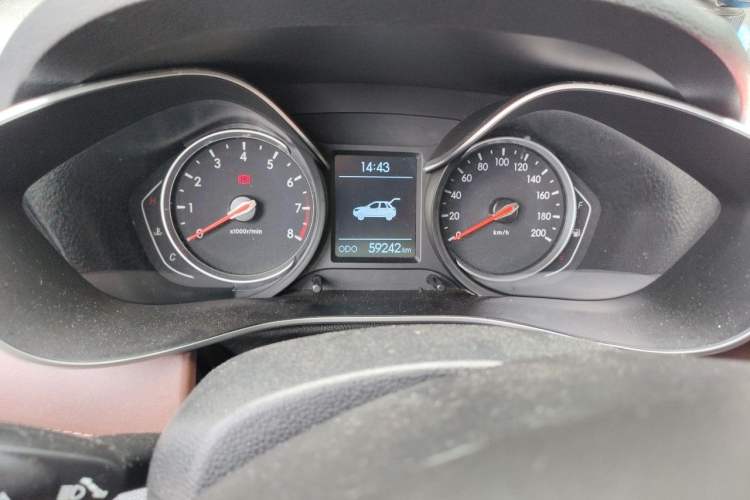 Used BAIC Changhe Q35 2016 1.5L Manual Smart Edition Odometer Close Up
