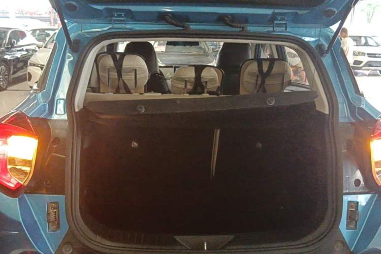 Used BAIC Changhe Q35 2016 1.5L Automatic Cool Edition Trunk