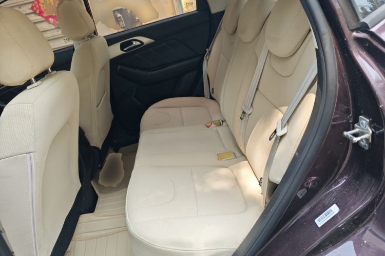 Used BAIC Changhe Q35 2016 1.5L Manual Cool Edition Interior 4