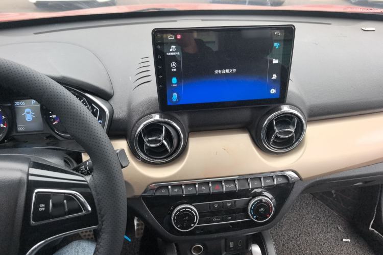 Used BAIC Changhe Q35 2016 1.5L Automatic Smart Edition Center Console