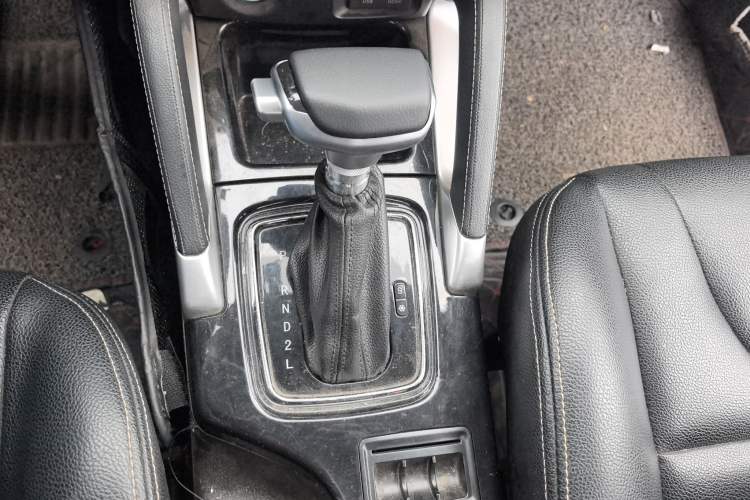 Used BAIC Changhe Q35 2016 1.5L Automatic Smart Edition Gear Lever